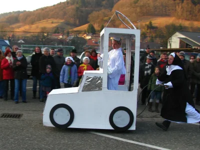e5-papstmobil_7.jpg