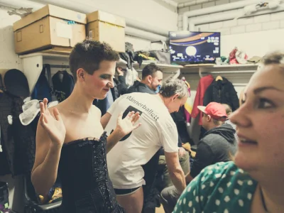 backstage179.jpg